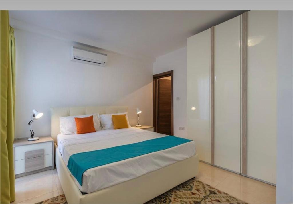The Caves Apartments Saint Julian's Exterior photo